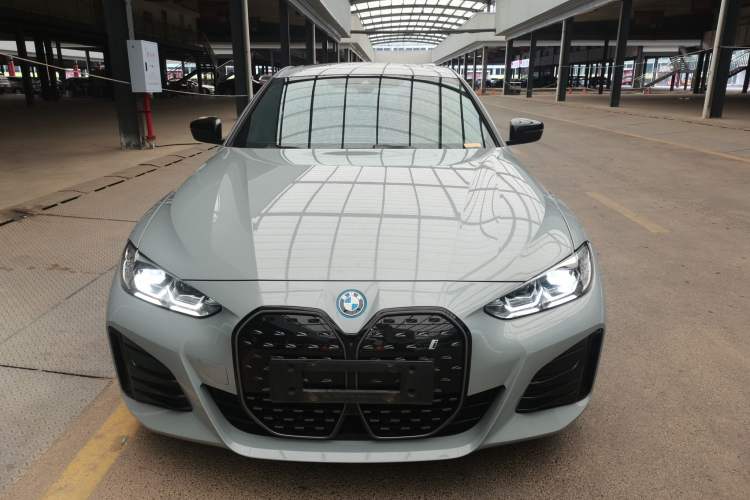 Used BMW i4 2022 eDrive40 Front