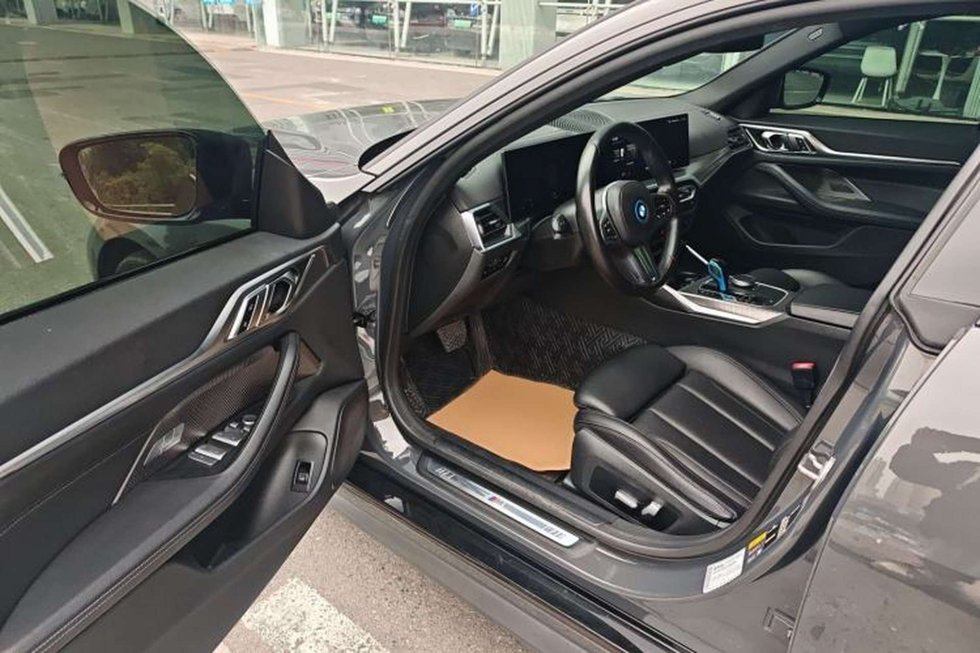 Used BMW i4 2022 eDrive40 Interior 2