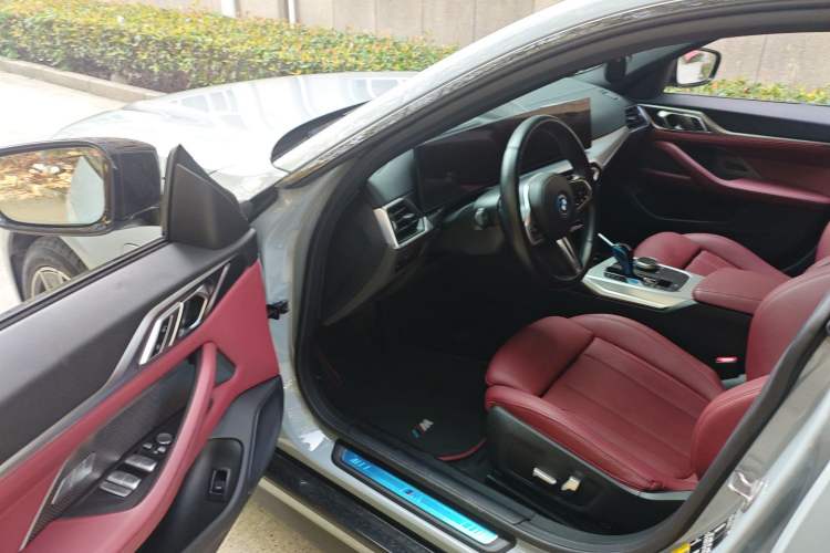 Used BMW i4 2022 eDrive40 Interior 3
