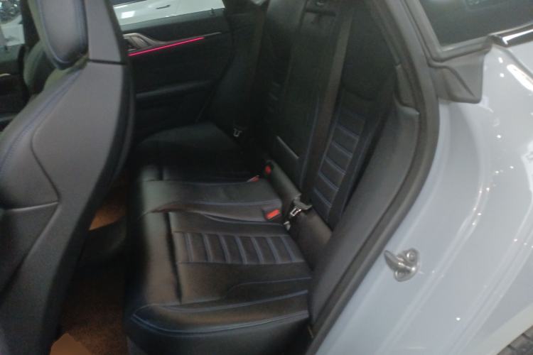 Used BMW i4 2022 M50 Interior 4