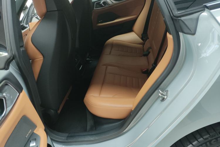 Used BMW i4 2022 M50 Interior 4