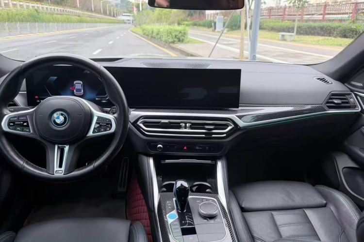 Used BMW i4 2022 M50 Interior 4