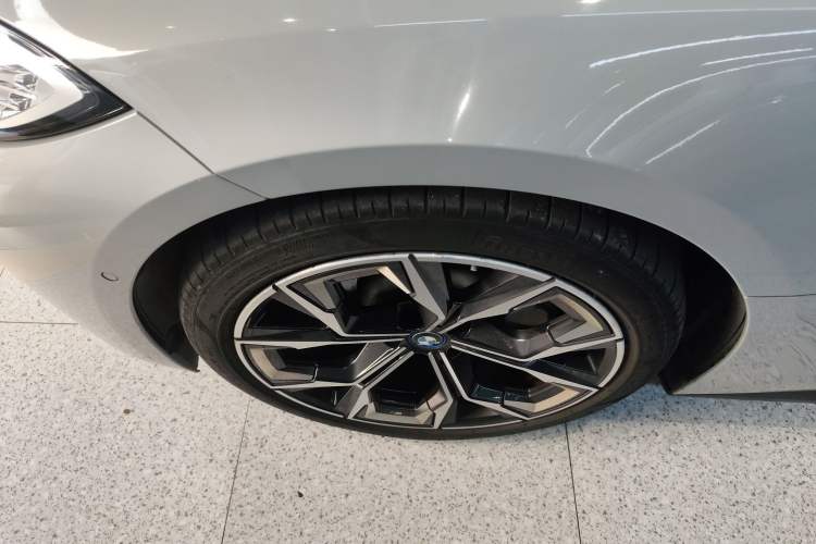 Used BMW i4 2022 eDrive40 Left Front Wheel Hub