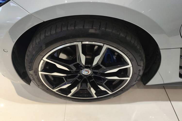 Used BMW i4 2022 M50 Left Front Wheel Hub