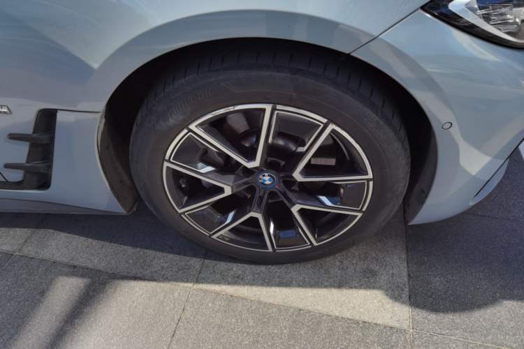 Used BMW i4 2022 eDrive40 Right Front Wheel Hub