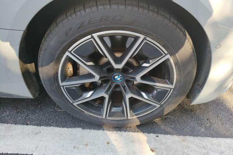 Used BMW i4 2022 eDrive40 Right Front Wheel Hub
