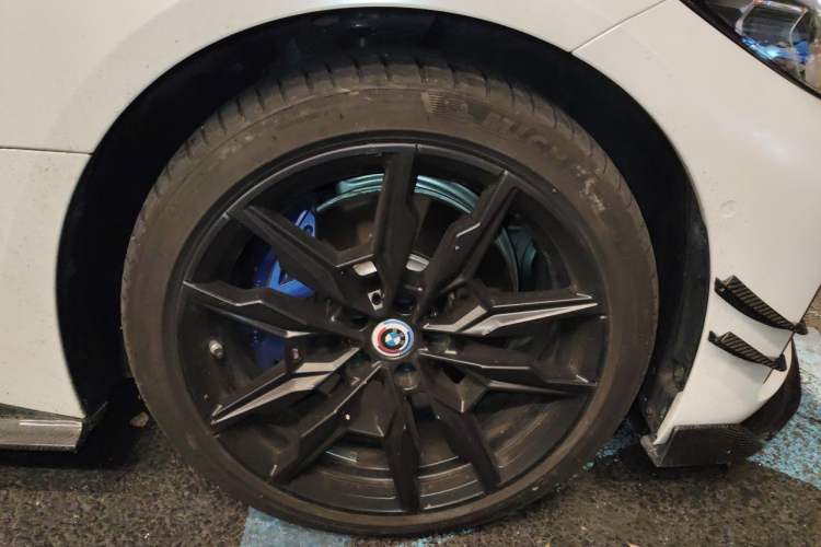 Used BMW i4 2022 M50 Right Front Wheel Hub