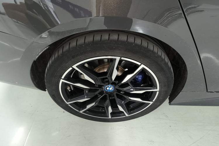 Used BMW i4 2022 M50 Right Rear Wheel Hub