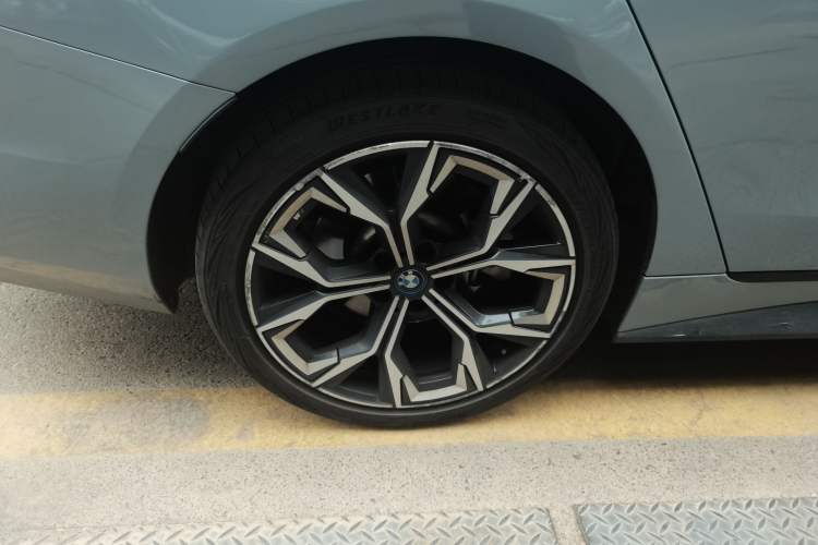 Used BMW i4 2022 eDrive40 Right Rear Wheel Hub