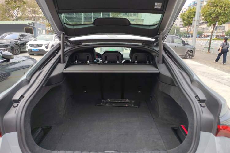 Used BMW i4 2022 eDrive40 Trunk