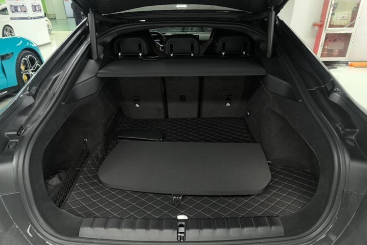 Used BMW i4 2022 M50 Trunk