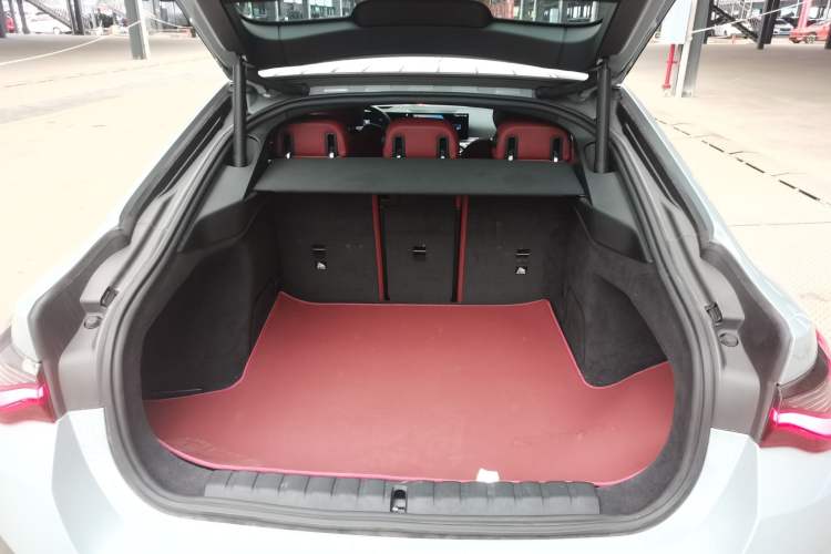 Used BMW i4 2022 eDrive40 Trunk