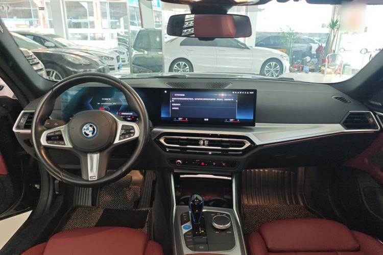Used BMW i4 2022 eDrive40 Center Console