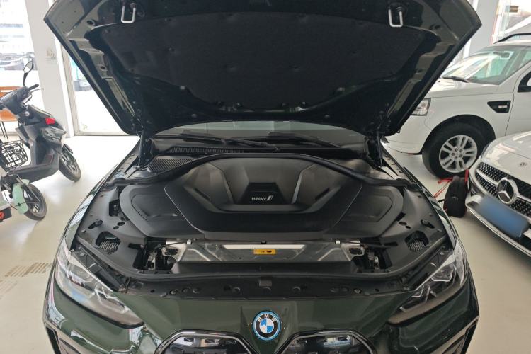 Used BMW i4 2022 eDrive40 Engine Bay