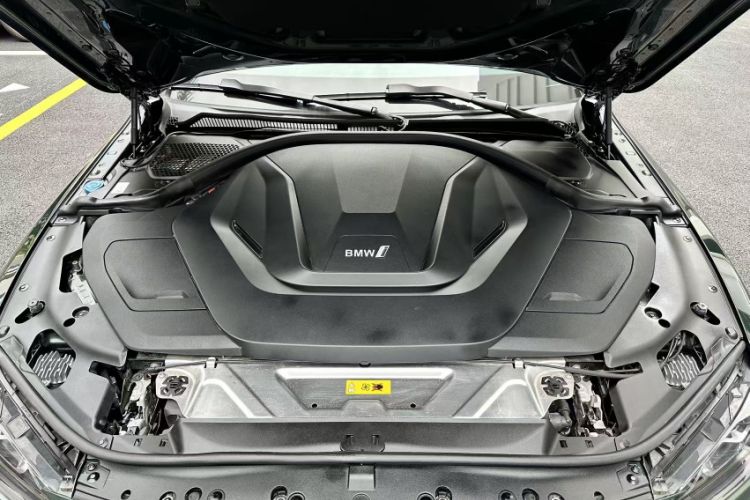 Used BMW i4 2022 eDrive40 Engine Bay