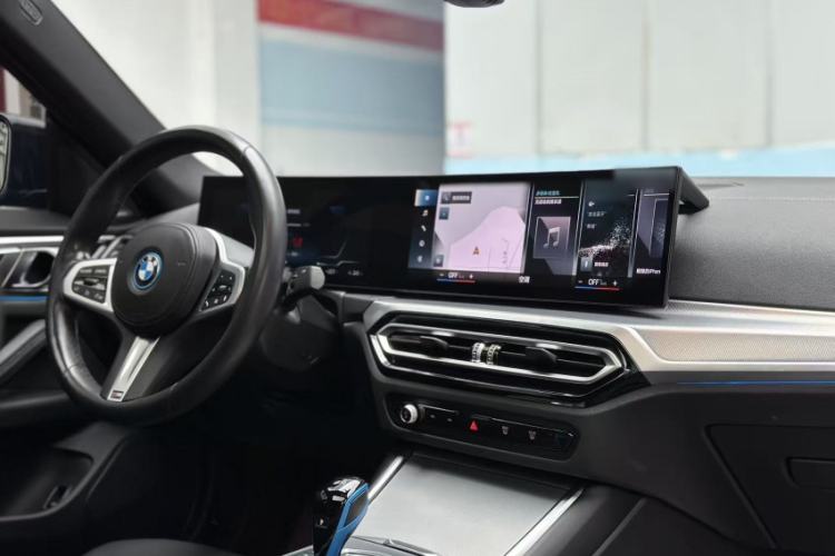Used BMW i4 2022 eDrive40 Headliner