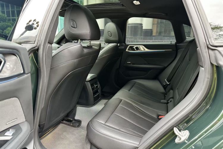 Used BMW i4 2022 eDrive40 Interior 1