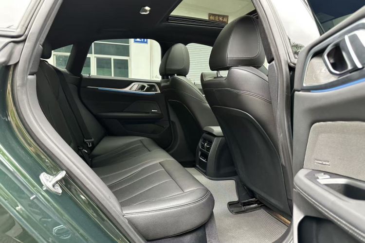 Used BMW i4 2022 eDrive40 Interior 2