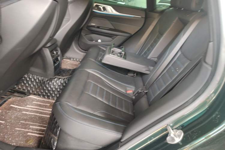 Used BMW i4 2022 M50 Interior 4