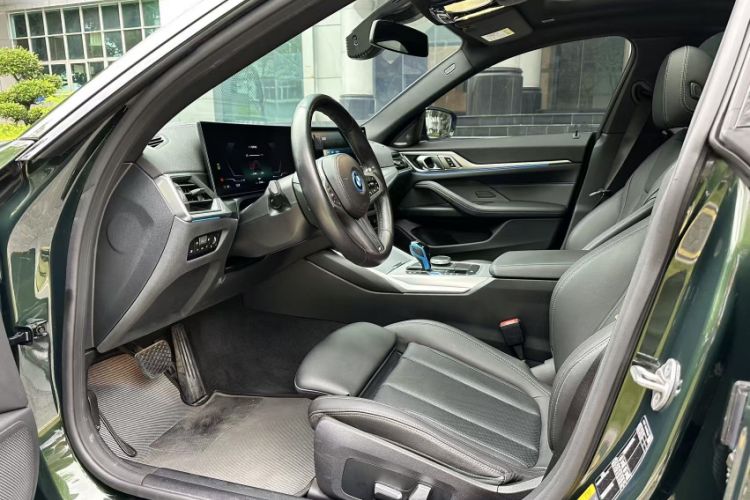 Used BMW i4 2022 eDrive40 Interior 5
