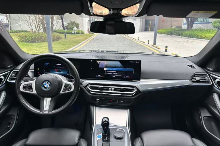 Used BMW i4 2022 eDrive40 Interior 6