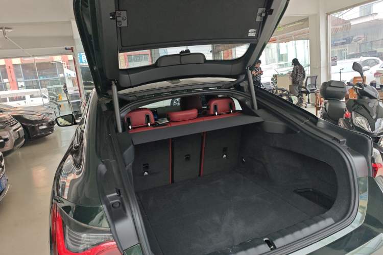 Used BMW i4 2022 eDrive40 Trunk