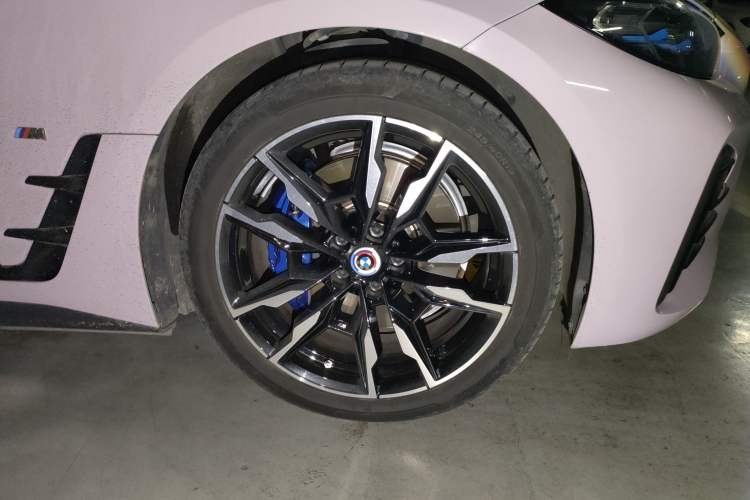 Used BMW i4 2022 M50 Right Front Wheel Hub