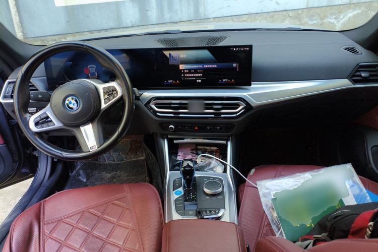 Used BMW i4 2022 eDrive40 Center Console