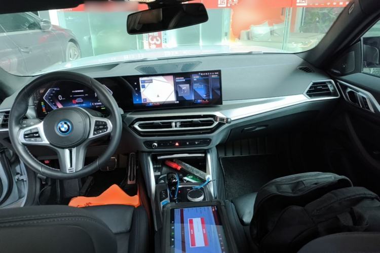 Used BMW i4 2022 M50 Center Console