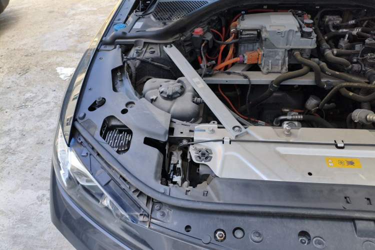Used BMW i4 2022 eDrive40 Engine Bay Right