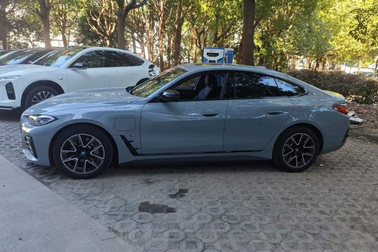 Used BMW i4 2022 eDrive40 Exterior 3