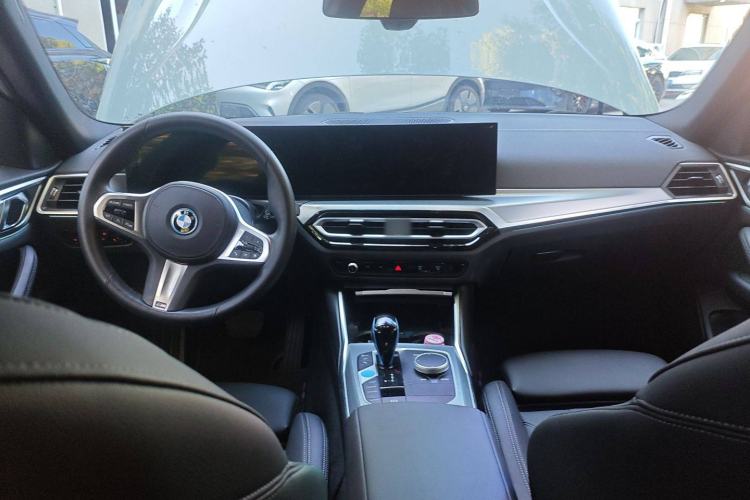 Used BMW i4 2022 eDrive40 Interior 2