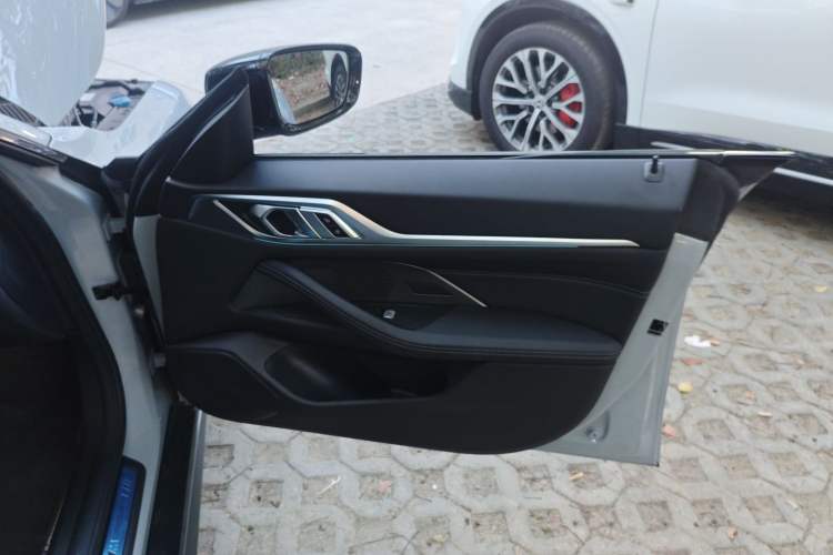 Used BMW i4 2022 eDrive40 Interior 5