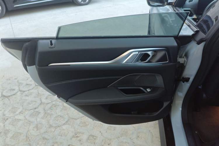 Used BMW i4 2022 eDrive40 Interior 8