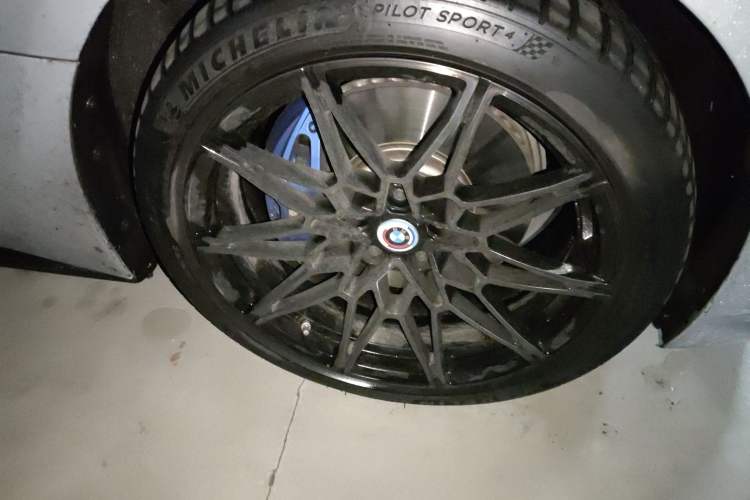 Used BMW i4 2022 M50 Right Front Wheel Hub
