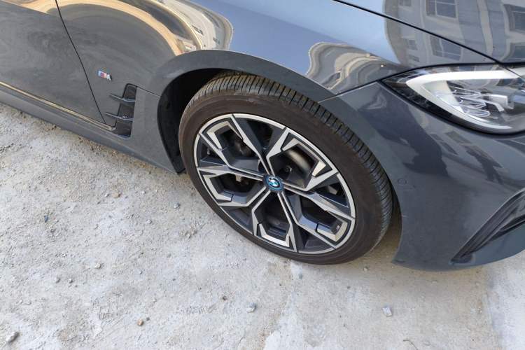 Used BMW i4 2022 eDrive40 Right Front Wheel Hub