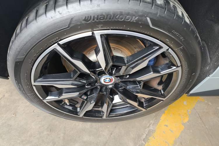 Used BMW i4 2022 M50 Right Rear Wheel Hub