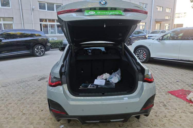 Used BMW i4 2022 eDrive40 Trunk