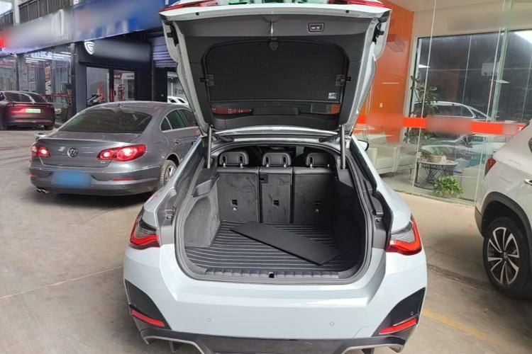 Used BMW i4 2022 M50 Trunk
