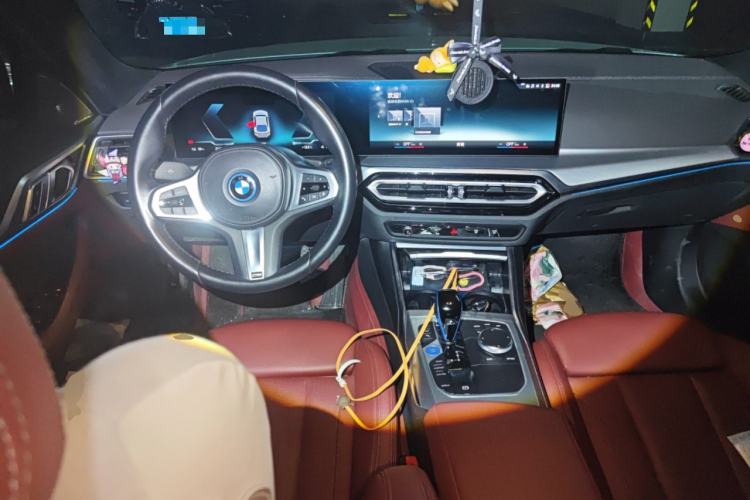 Used BMW i4 2022 eDrive40 Center Console