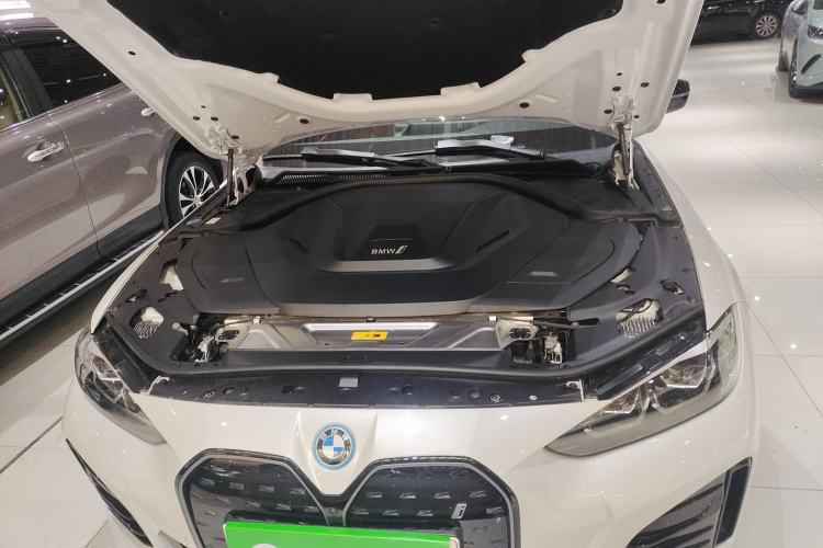 Used BMW i4 2022 eDrive40 Engine Bay