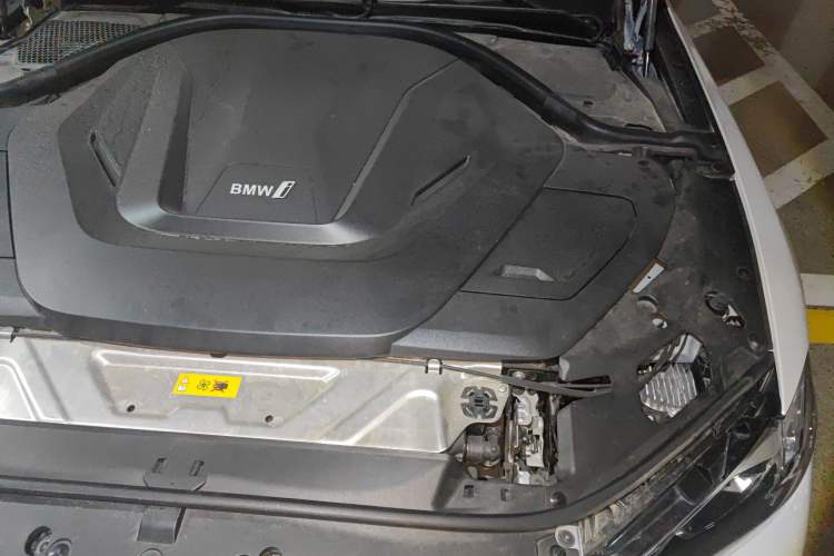 Used BMW i4 2022 eDrive40 Engine Bay Left