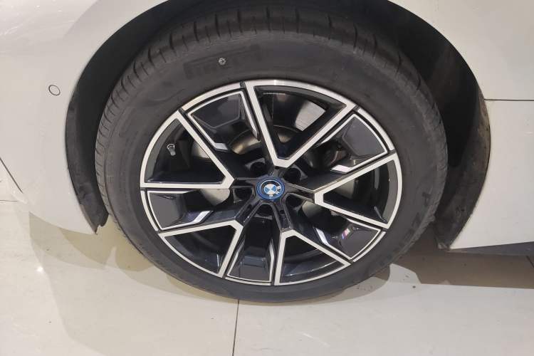 Used BMW i4 2022 eDrive40 Exterior 4