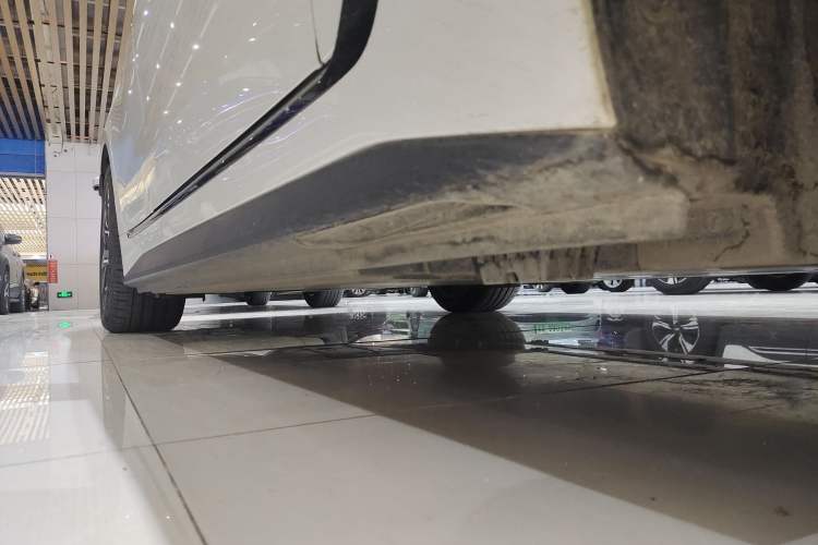 Used BMW i4 2022 eDrive40 Right Side Sill