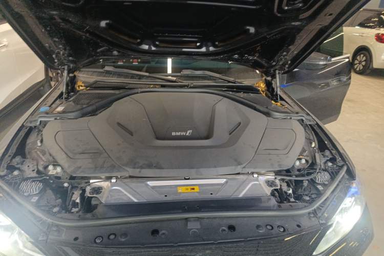 Used BMW i4 2023 eDrive35 Engine Bay