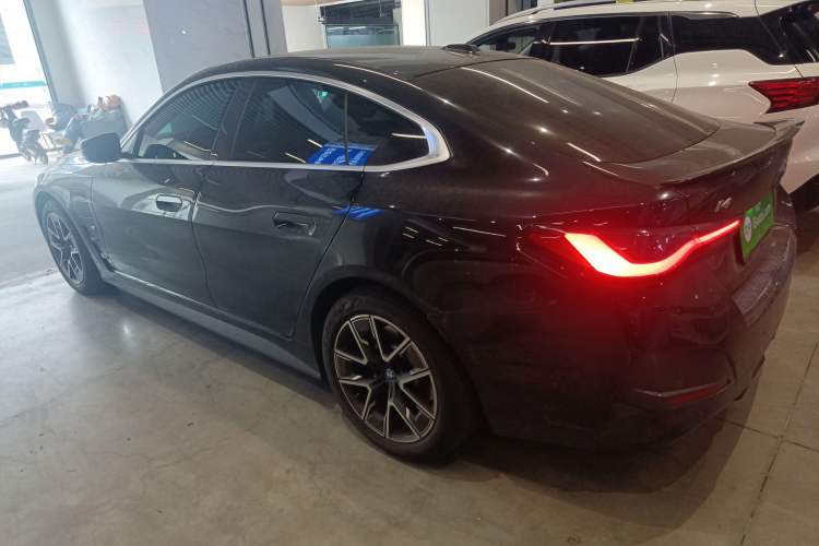 Used BMW i4 2023 eDrive35 Exterior 3