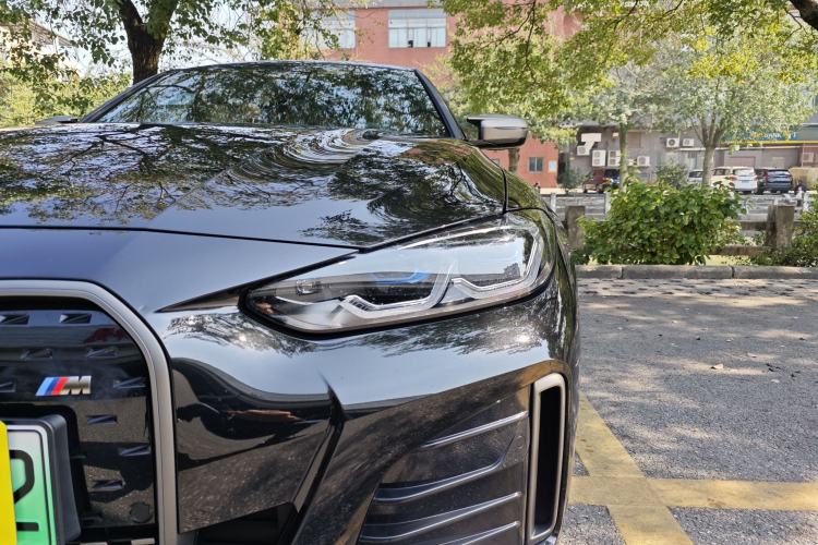 Used BMW i4 2023 M50 Exterior 4