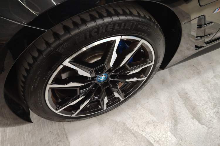 Used BMW i4 2023 M50 Exterior 7