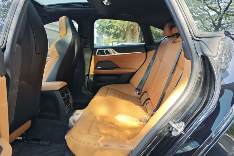 Used BMW i4 2023 M50 Interior 2
