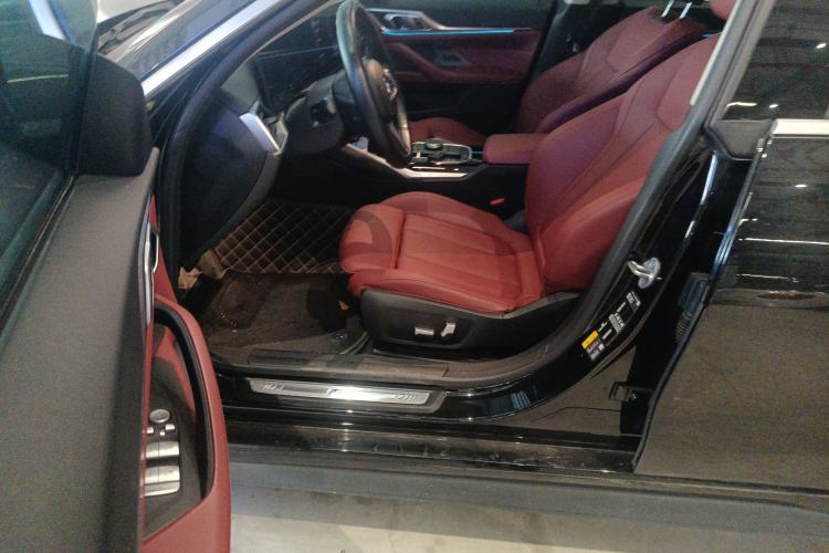 Used BMW i4 2023 eDrive35 Interior 3